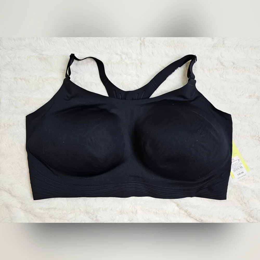 High Support Embossed Racerback Run Sports Bra | All In Motion | Black 4X - Picture 2 of 9